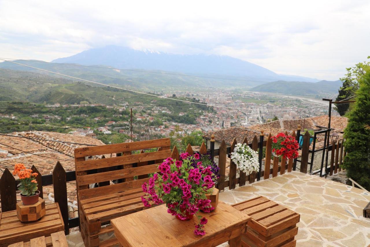 Guest House Maria - Berat Castle Exterior foto