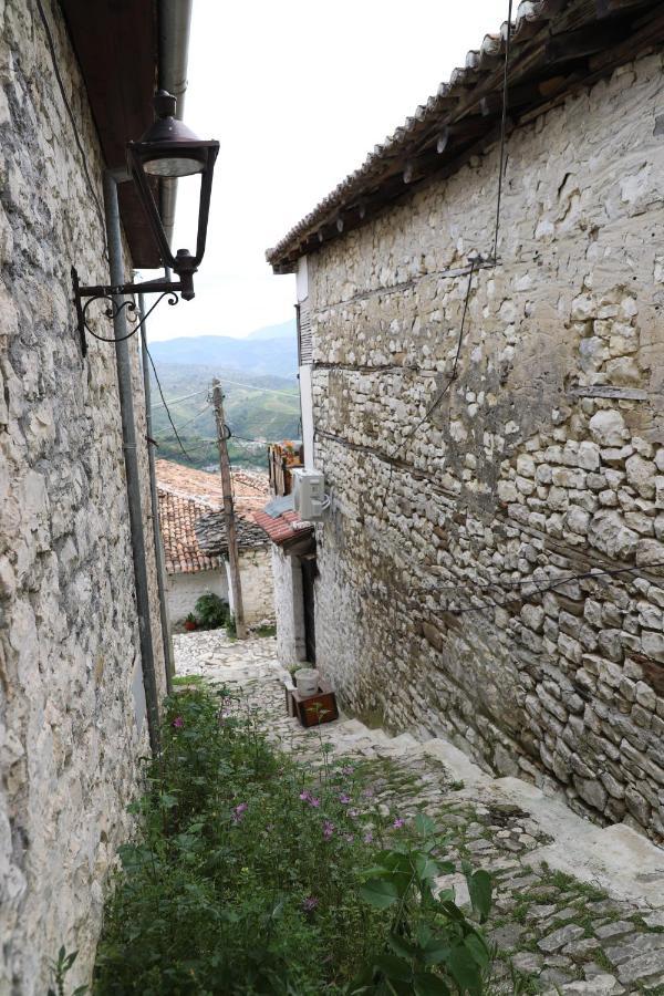 Guest House Maria - Berat Castle Exterior foto