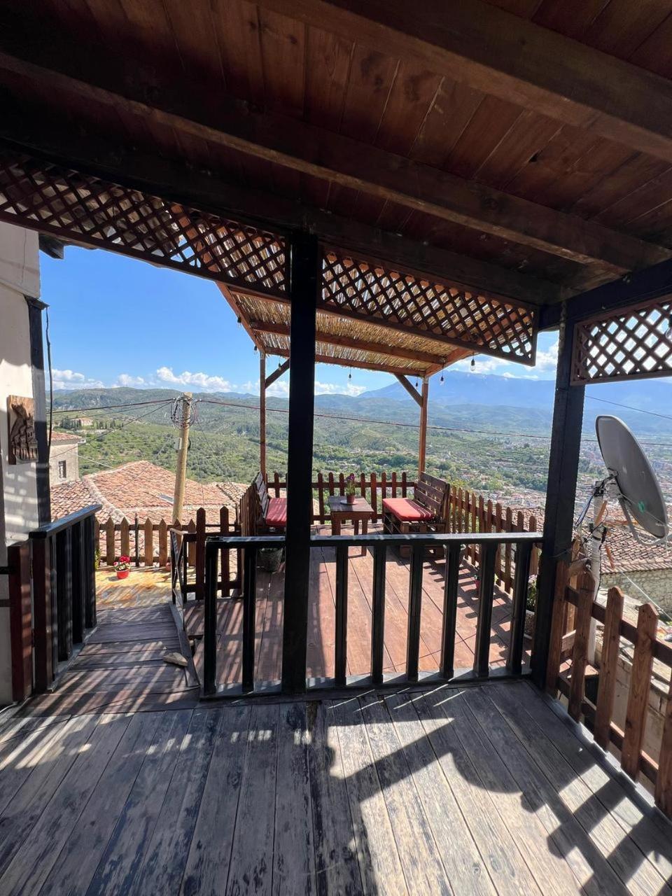 Guest House Maria - Berat Castle Exterior foto
